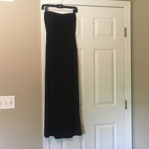 ✅SOLD❗️Long Open Bow Back Black Maxi Dress Size L